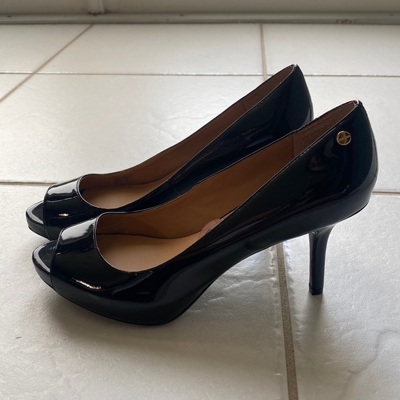 Brand new Calvin Klein Heels size 8 - Picture 1 of 3